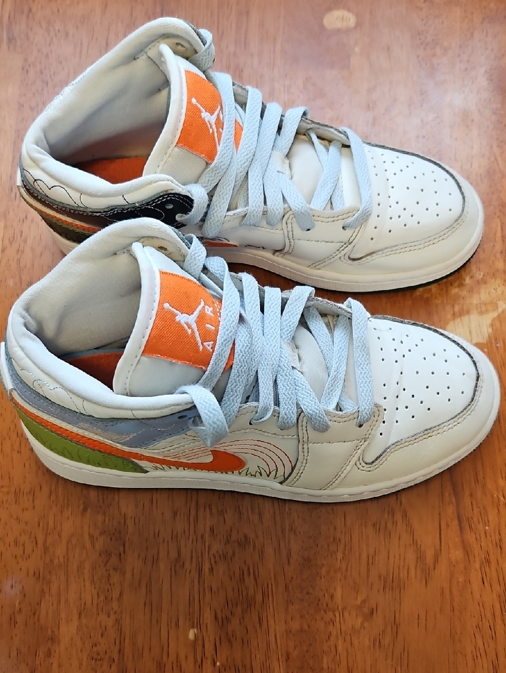 Nike Kids High-Top Sneakers in White, Orange and Green